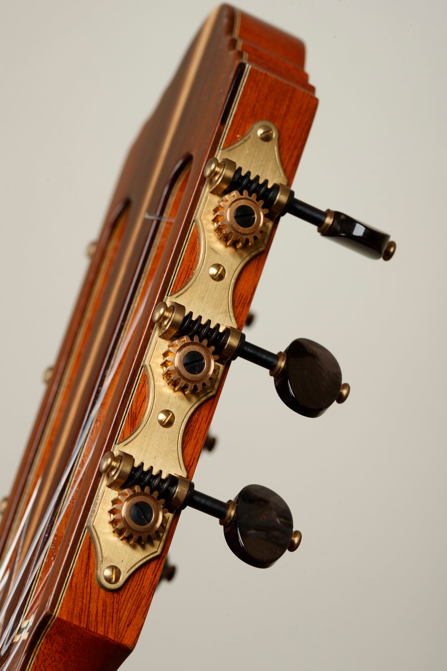 Antonius Mueller – 2020 Cedar / Brazilian Rosewood Double-Top Classical Guitar