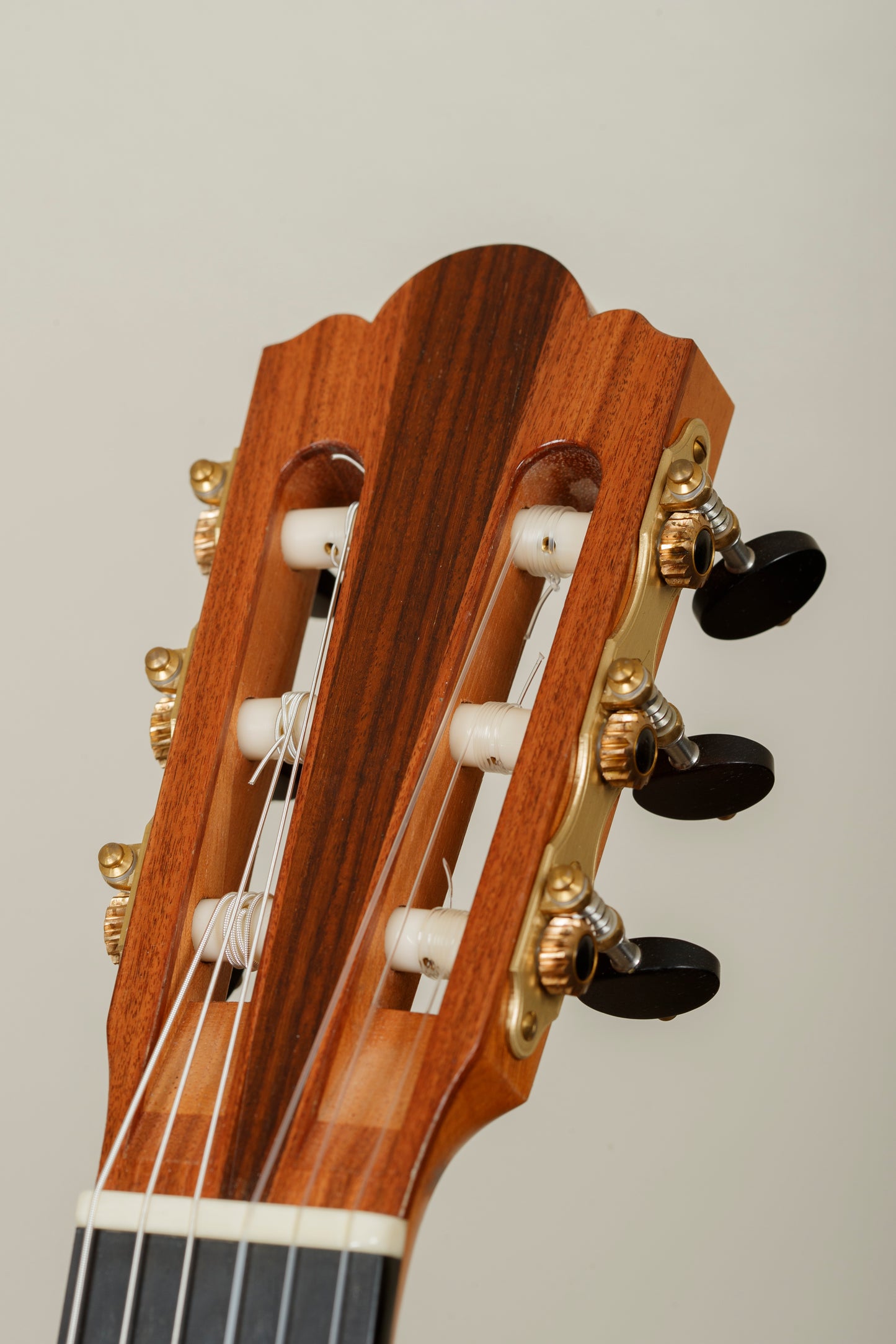 Michael Cadiz – 2018 Spruce Top, Pau Ferro Back & Sides, Traditional Bracing