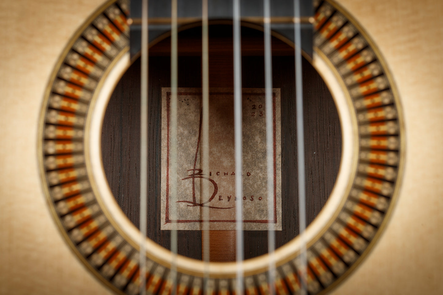 Richard Reynoso – 2023 Spruce / Brazilian Rosewood | 7-Fan Traditional Bracing