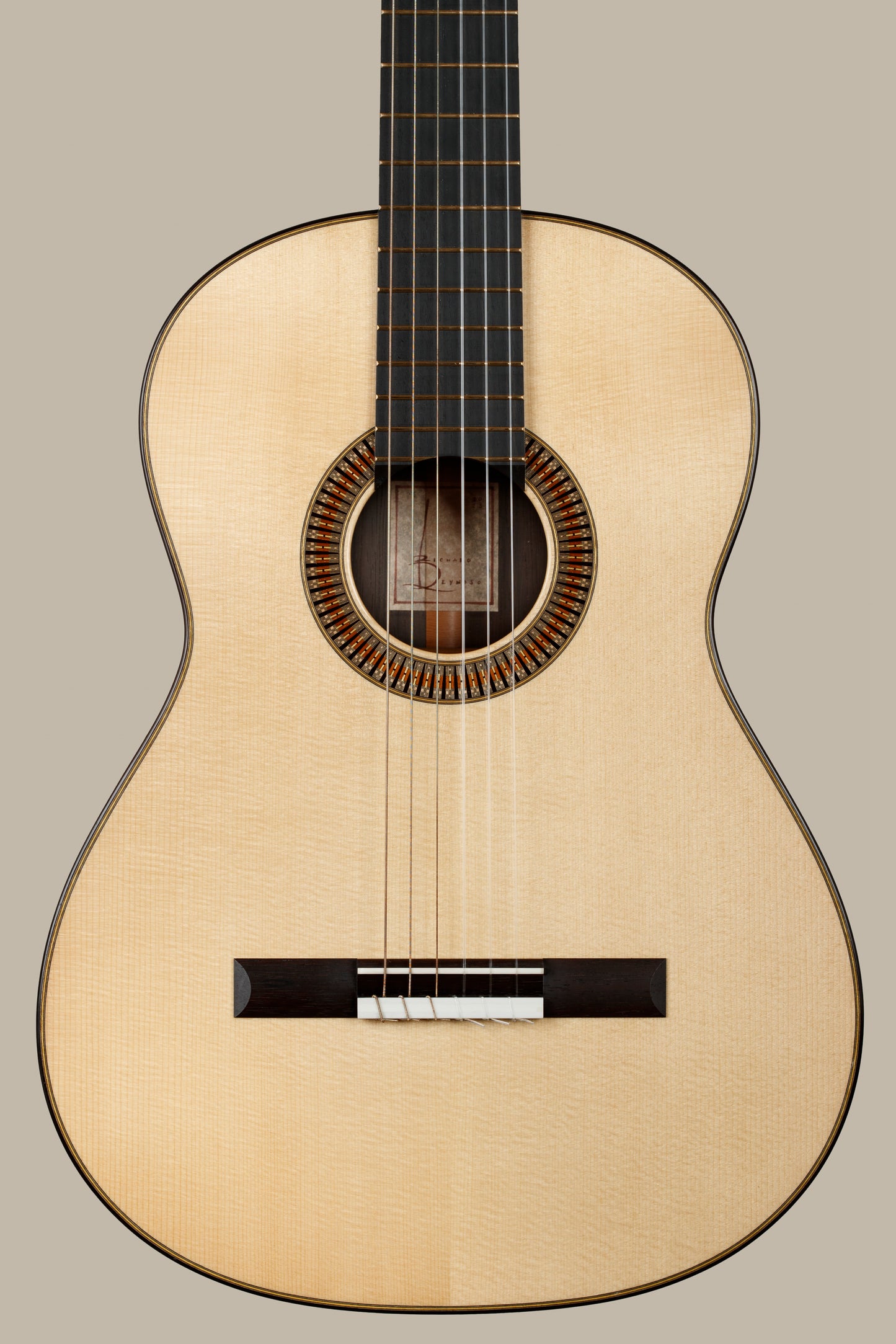 Richard Reynoso – 2023 Spruce / Brazilian Rosewood | 7-Fan Traditional Bracing