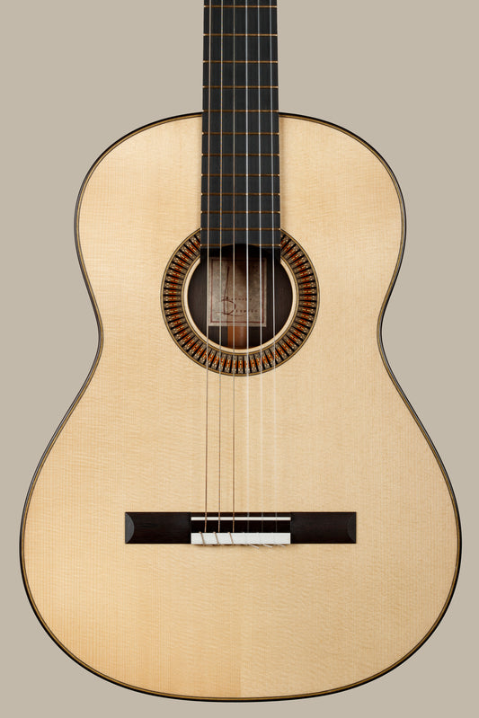 Richard Reynoso – 2023 Spruce / Brazilian Rosewood | 7-Fan Traditional Bracing